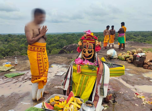 வெடுக்குநாறி ஆலய பூசகரிடம் பயங்கரவாத புலனாய்வு பிரிவு விசாரணை