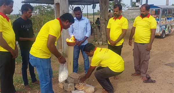 யாழ். செம்மணியில் படுகொலை செய்யப்பட்ட மாணவி குமாரசாமி கிருசாந்தியின் நினைவேந்தல்